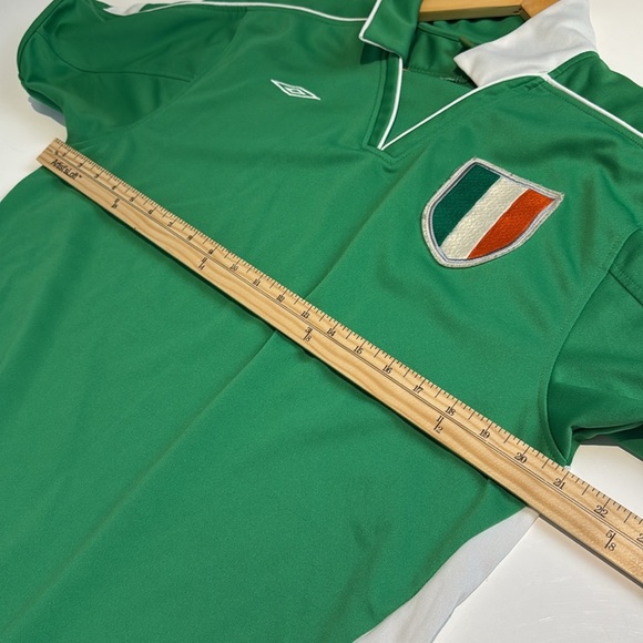 Vintage Umbro Ireland Football Soccer Jersey - Green and White Size Medium - Picture 4 of 7